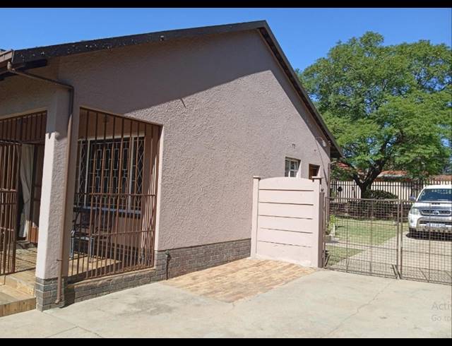 5 BEDROOM HOUSE FOR SALE IN TULISA PARK